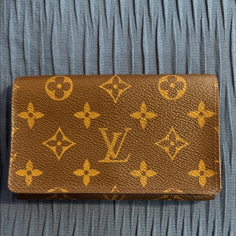 Louis Vuitton Brown Monogram Card Holder Wallet